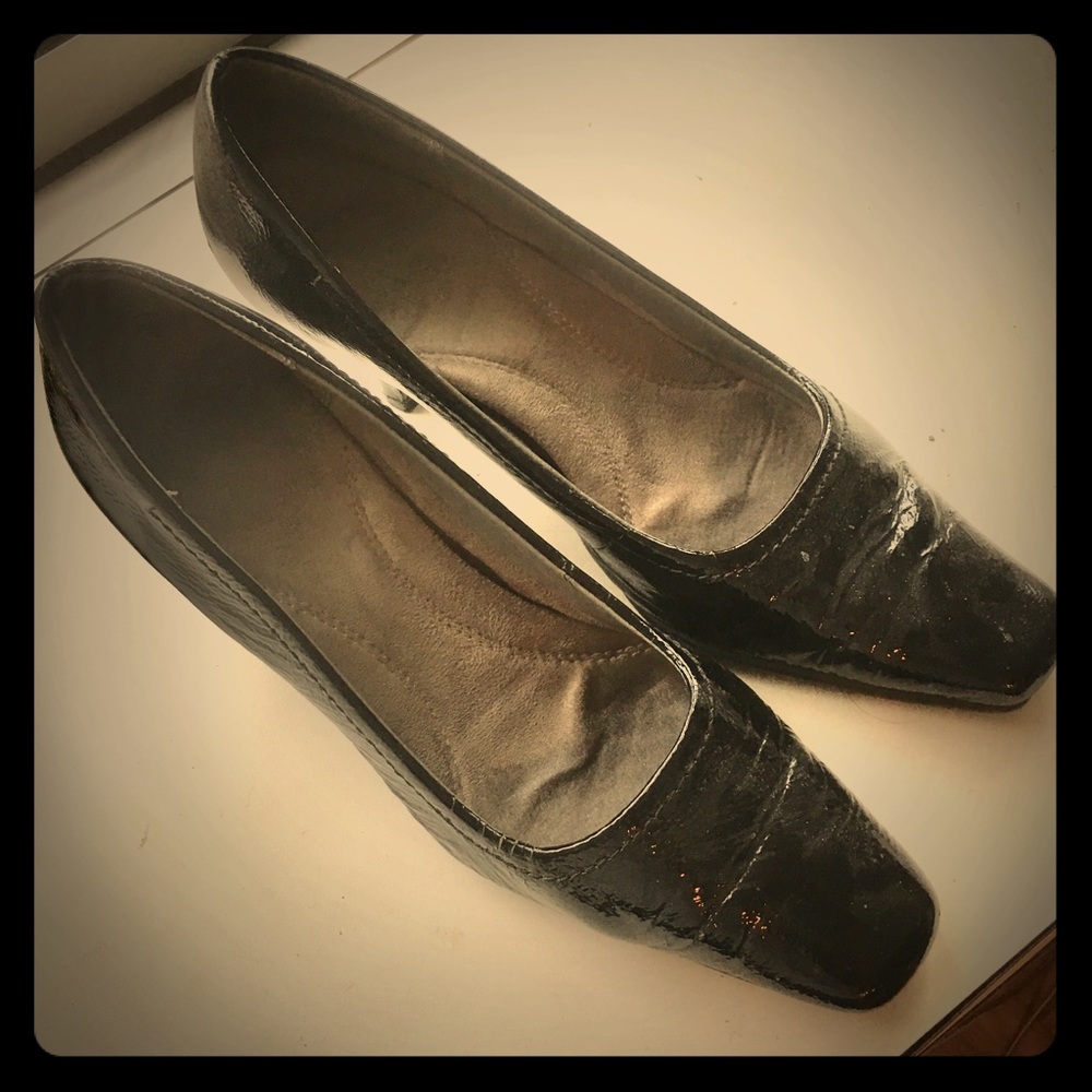 Shoe